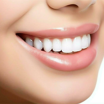 جایگزینی فضاهای بی دندان با ایمپلنت چگونه انجام میشود ؟